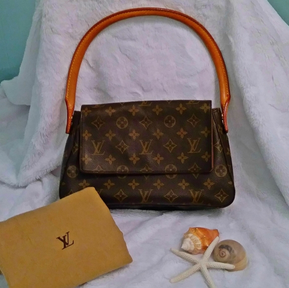 Louis Vuitton Handbags - Louis Vuitton loop handle bag